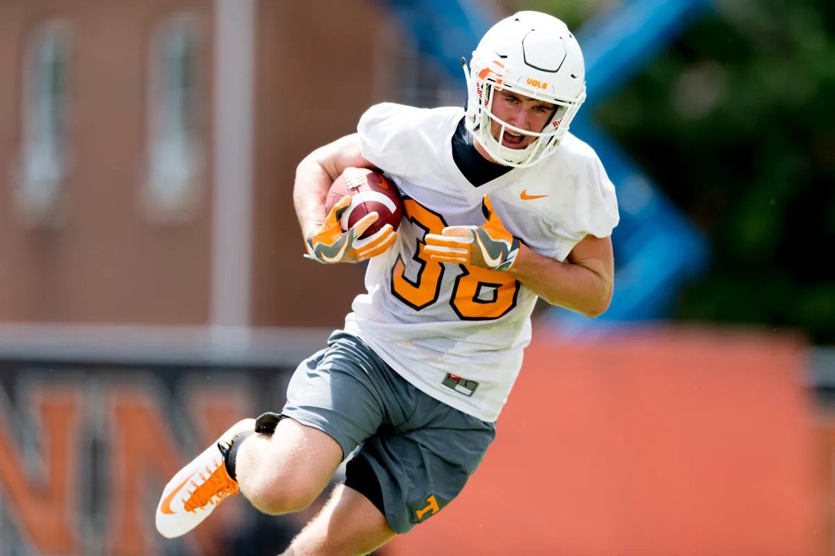 Ex-Tennessee Football Star Accused of Deceptive Business Practices