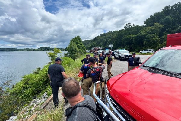 Rescue efforts fail to save man after car enters lake