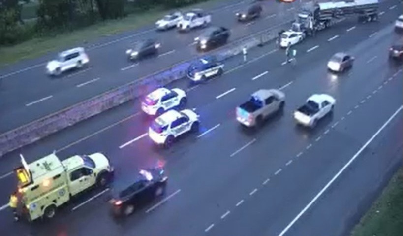 Two lanes blocked after early morning wreck in Rutherford County